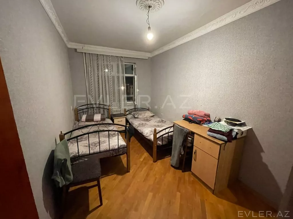 Satılır, köhnə tikili