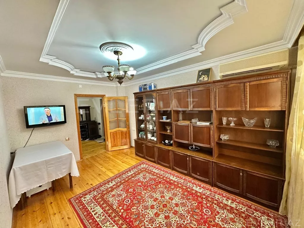 Satılır, köhnə tikili