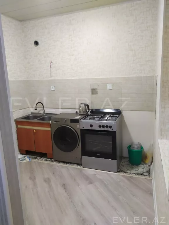 Satılır, həyət evi/villa