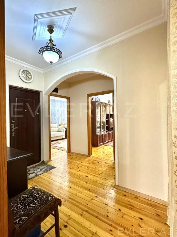 Satılır, köhnə tikili