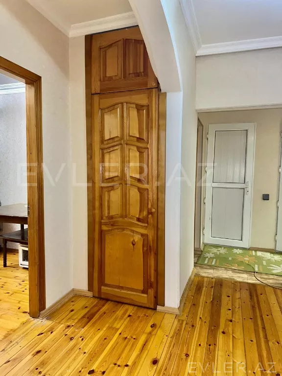 Satılır, köhnə tikili