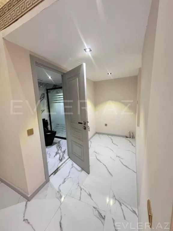 Aylıq, köhnə tikili