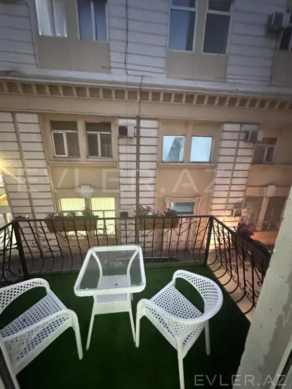 Aylıq, köhnə tikili