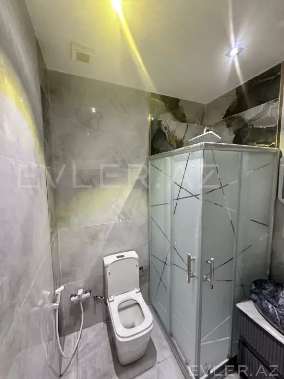 Aylıq, köhnə tikili