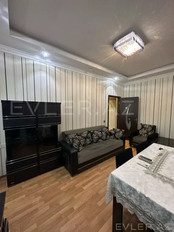 Aylıq, köhnə tikili