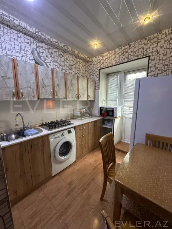 Aylıq, köhnə tikili