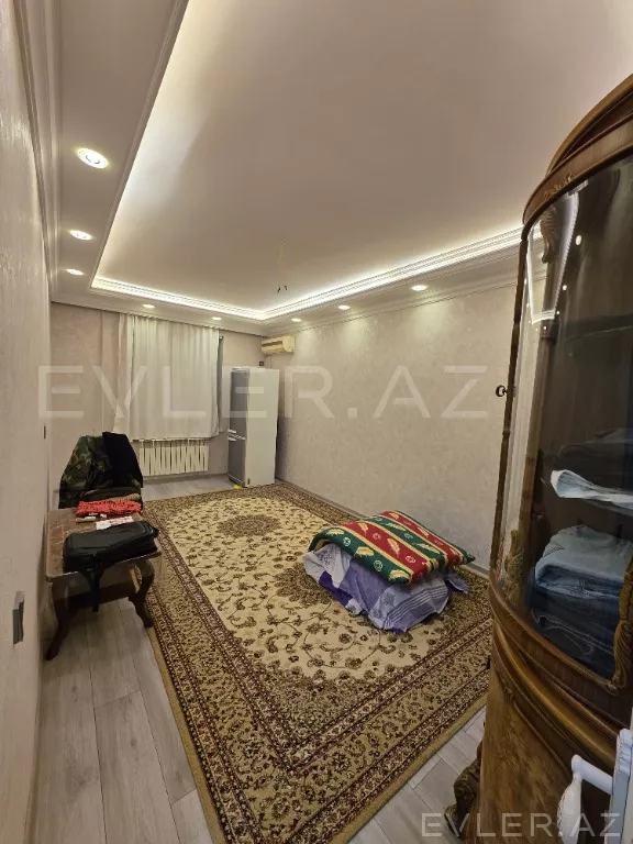 Satılır, köhnə tikili