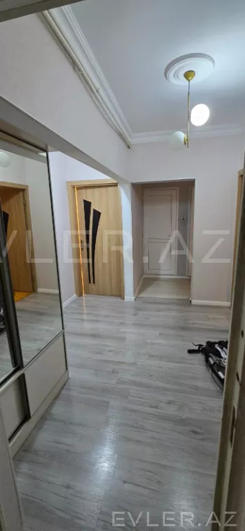 Satılır, köhnə tikili