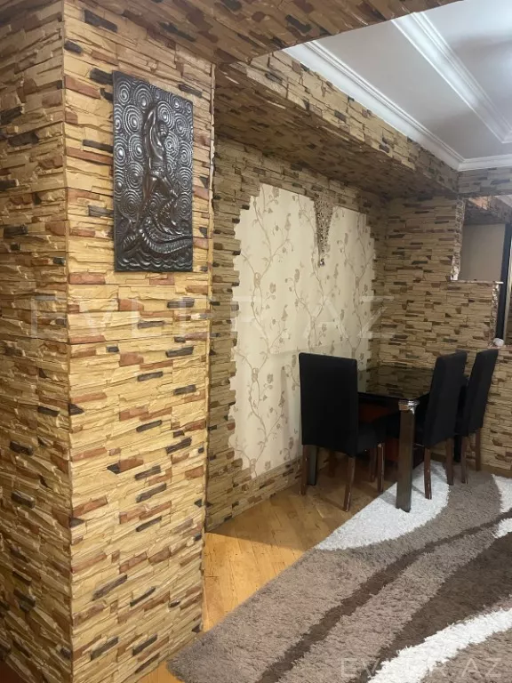 Aylıq, köhnə tikili