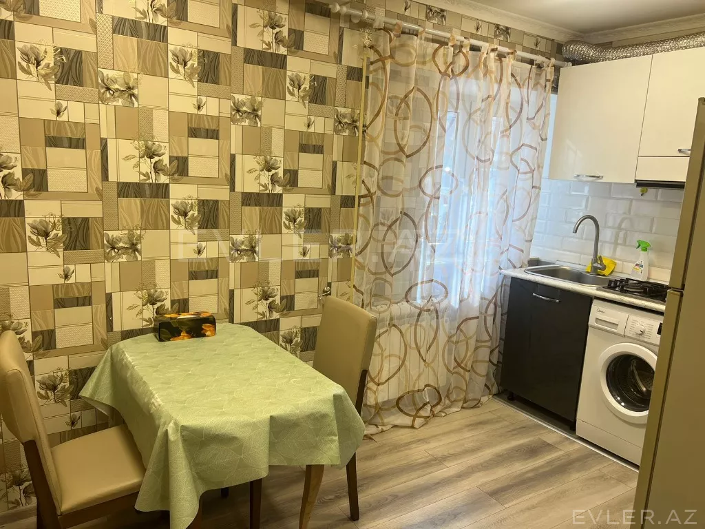 Aylıq, köhnə tikili