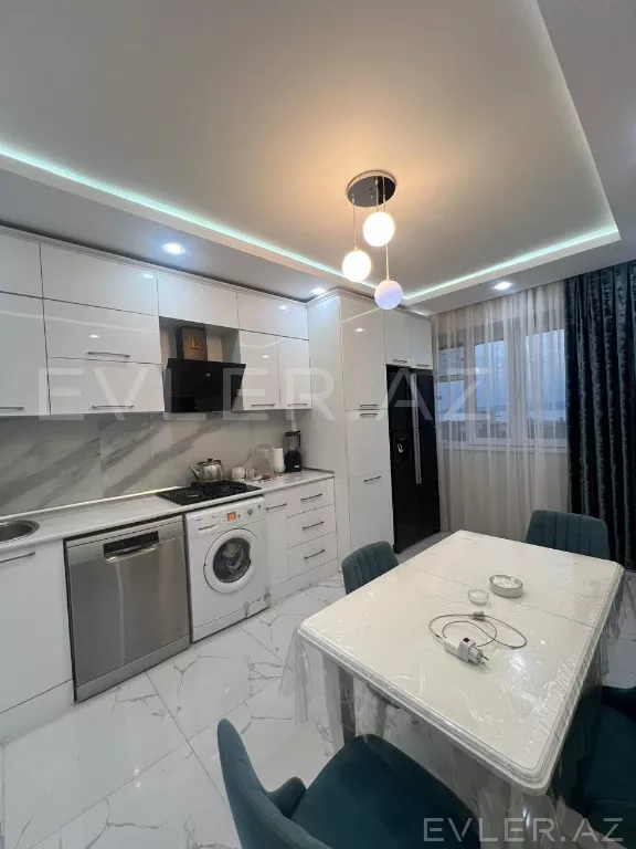 Satılır, köhnə tikili