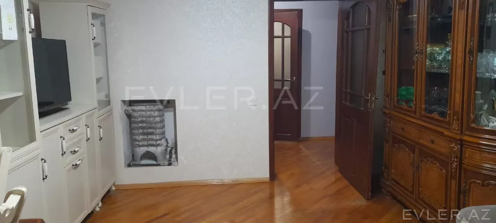 Satılır, köhnə tikili