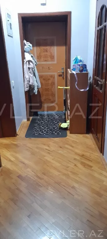 Satılır, köhnə tikili