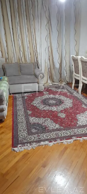 Satılır, köhnə tikili