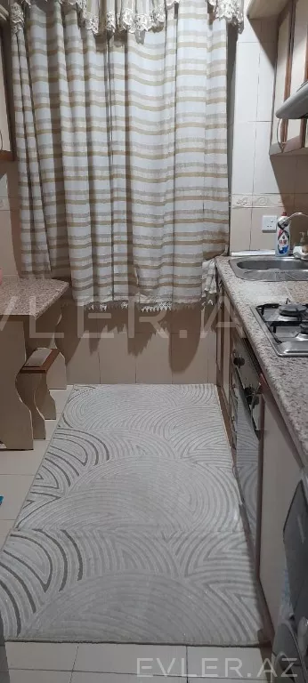 Satılır, köhnə tikili