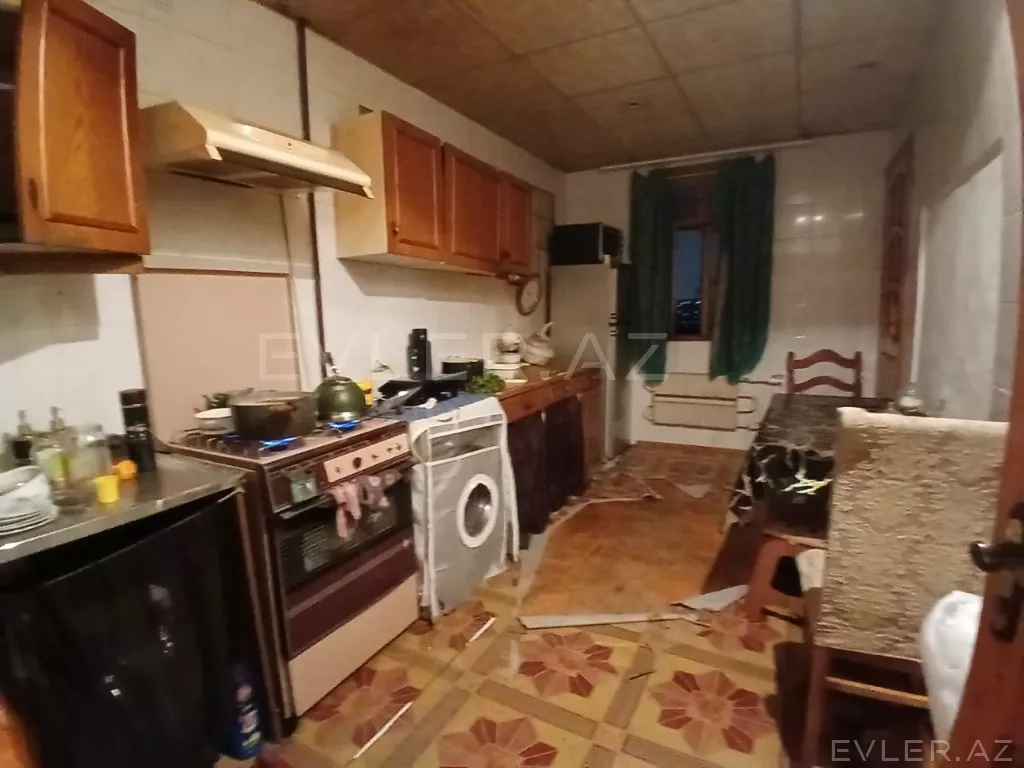 Satılır, köhnə tikili
