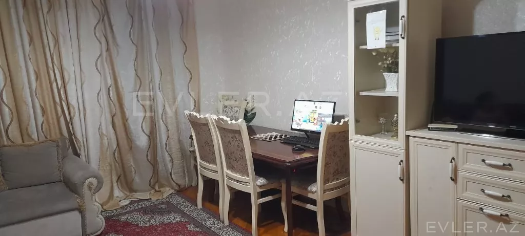 Satılır, köhnə tikili