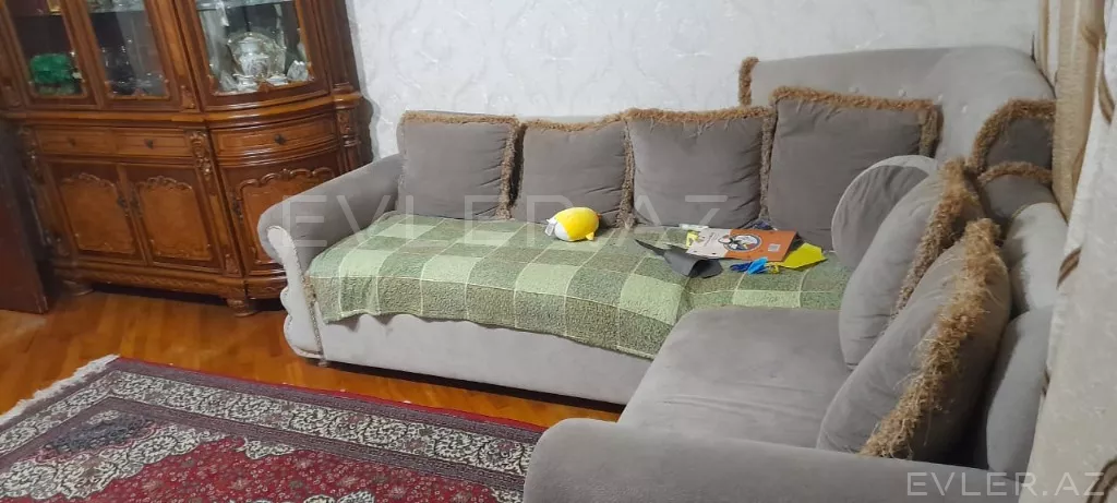 Satılır, köhnə tikili