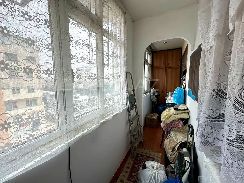 Satılır, köhnə tikili