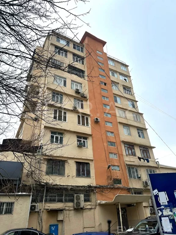 Satılır, köhnə tikili