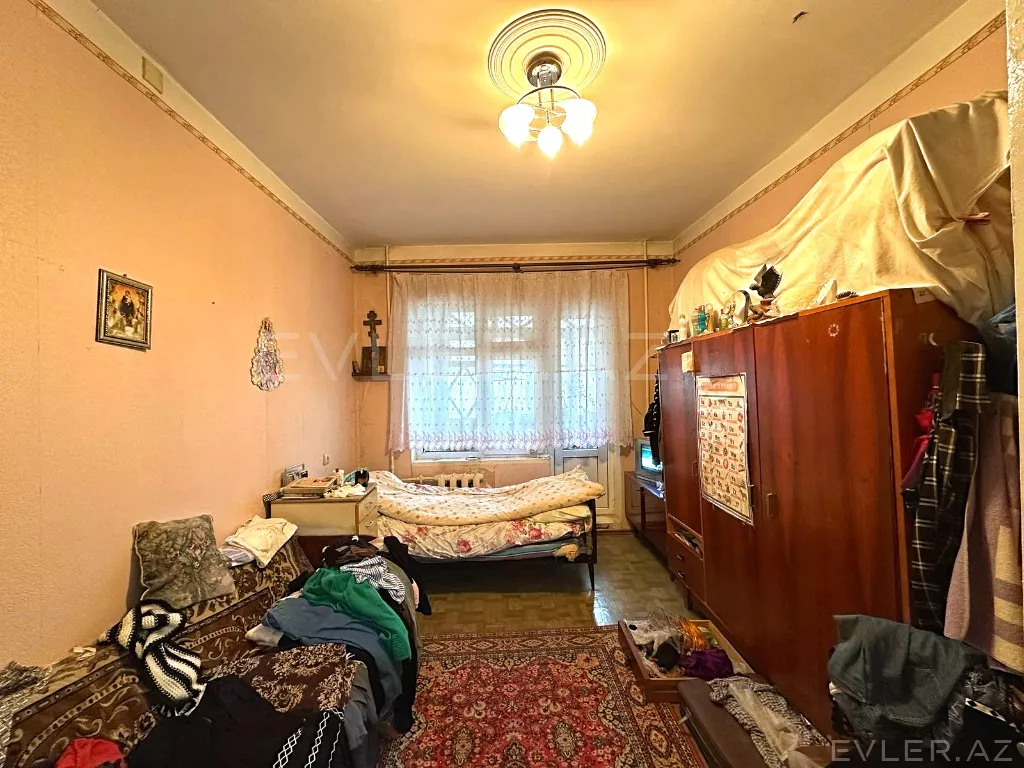 Satılır, köhnə tikili