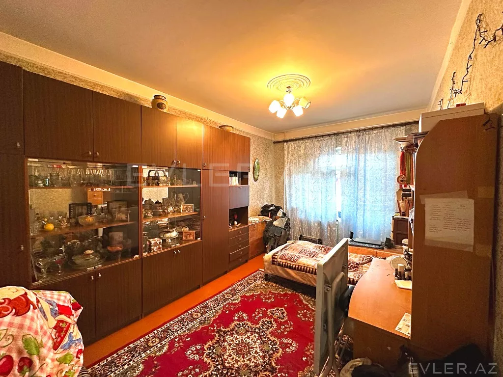 Satılır, köhnə tikili