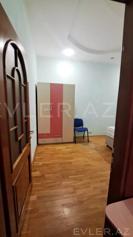 Satılır, köhnə tikili