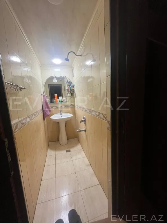 Satılır, köhnə tikili