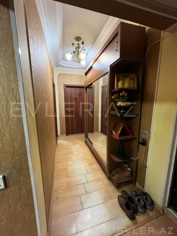 Satılır, köhnə tikili