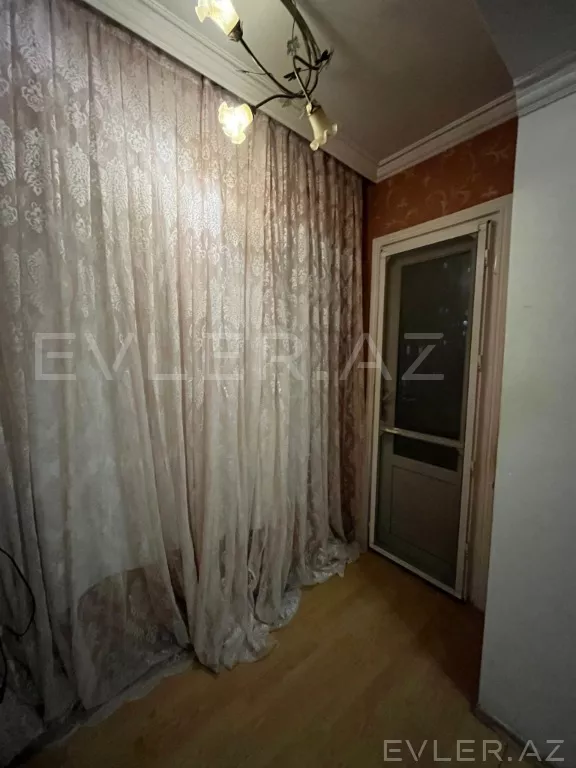 Satılır, köhnə tikili