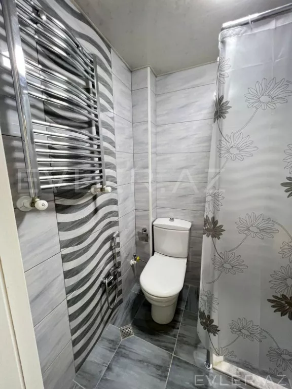 Satılır, köhnə tikili