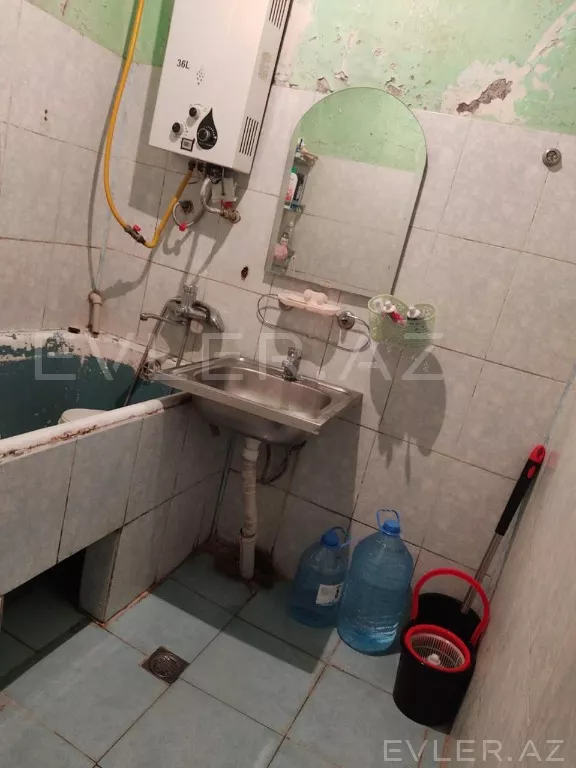 Satılır, köhnə tikili