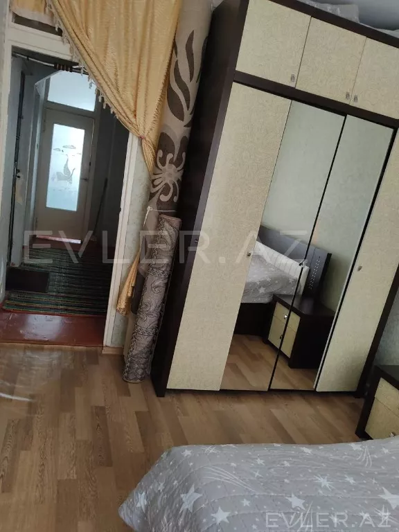 Satılır, köhnə tikili