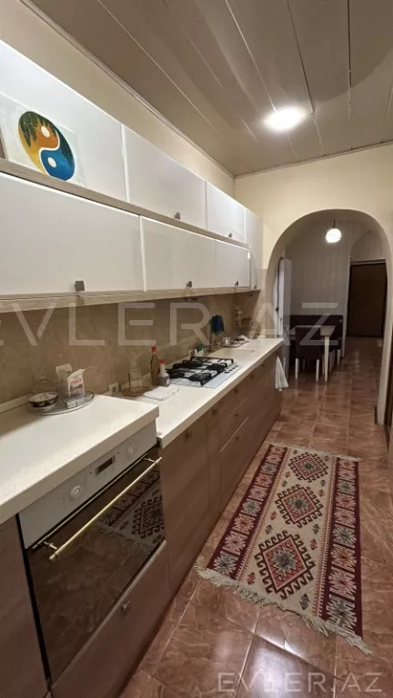 Aylıq, köhnə tikili