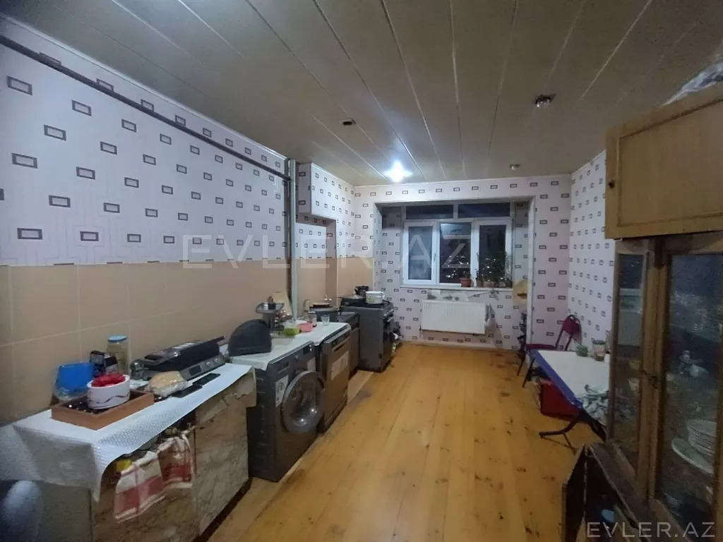Satılır, köhnə tikili