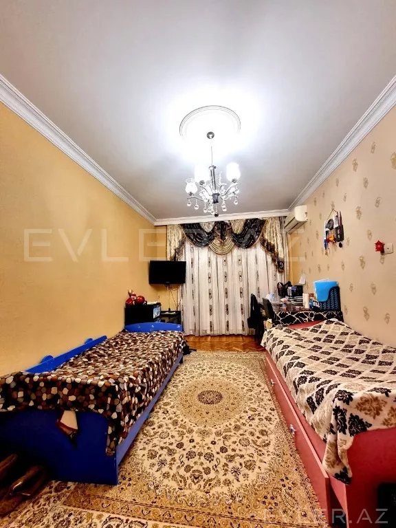 Satılır, köhnə tikili