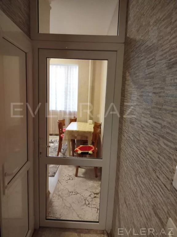 Satılır, köhnə tikili