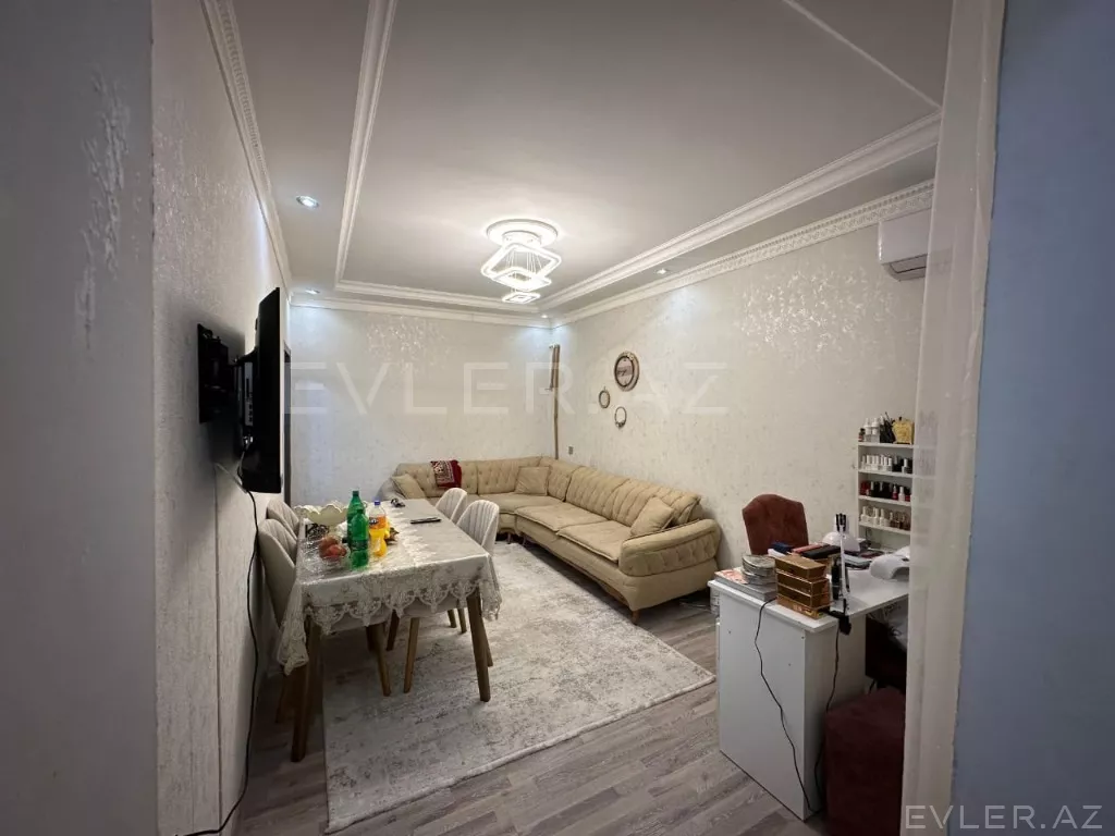 Satılır, köhnə tikili