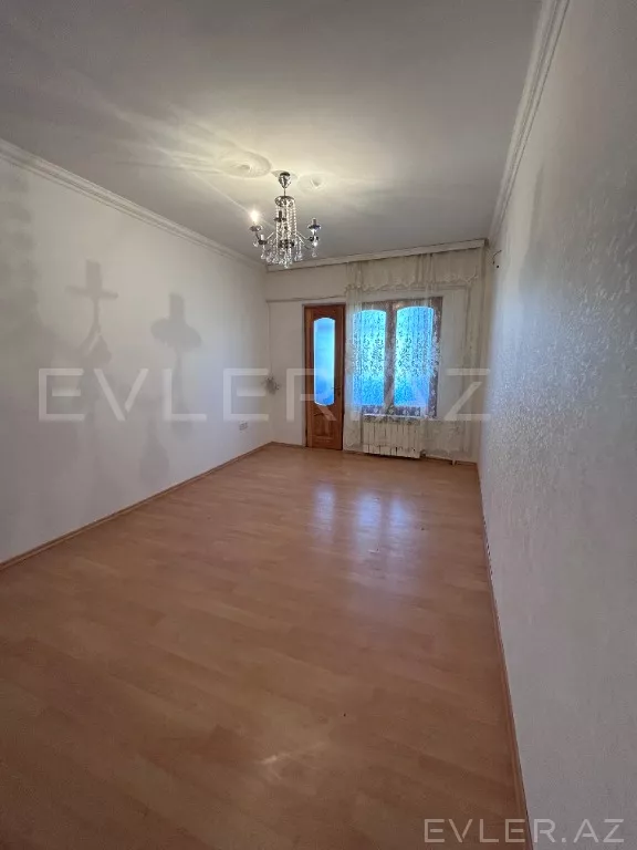 Aylıq, köhnə tikili
