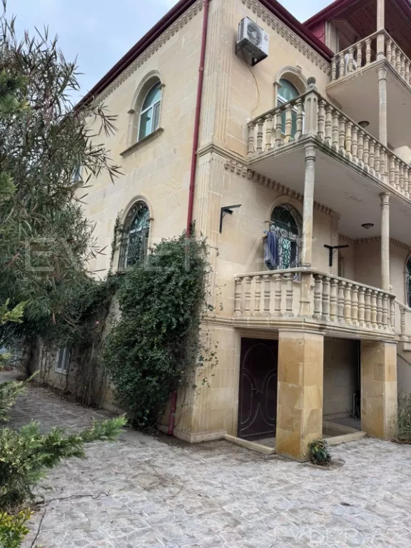 Satılır, həyət evi/villa