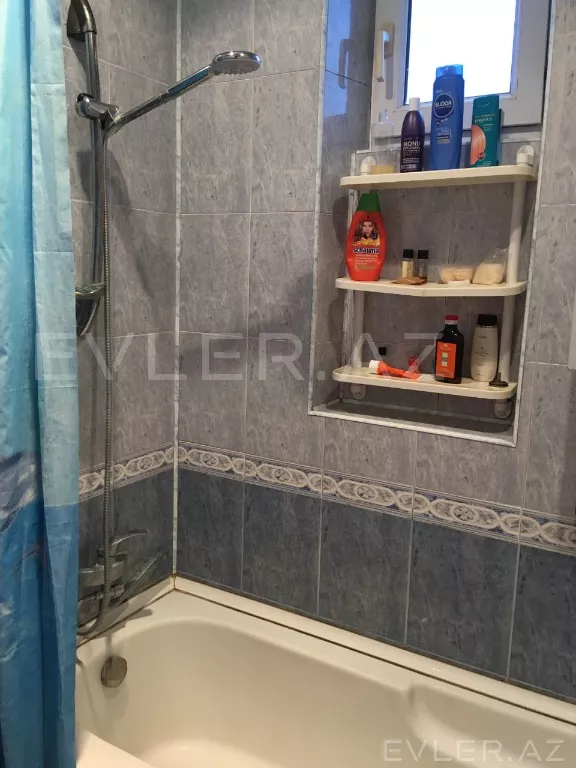 Satılır, köhnə tikili
