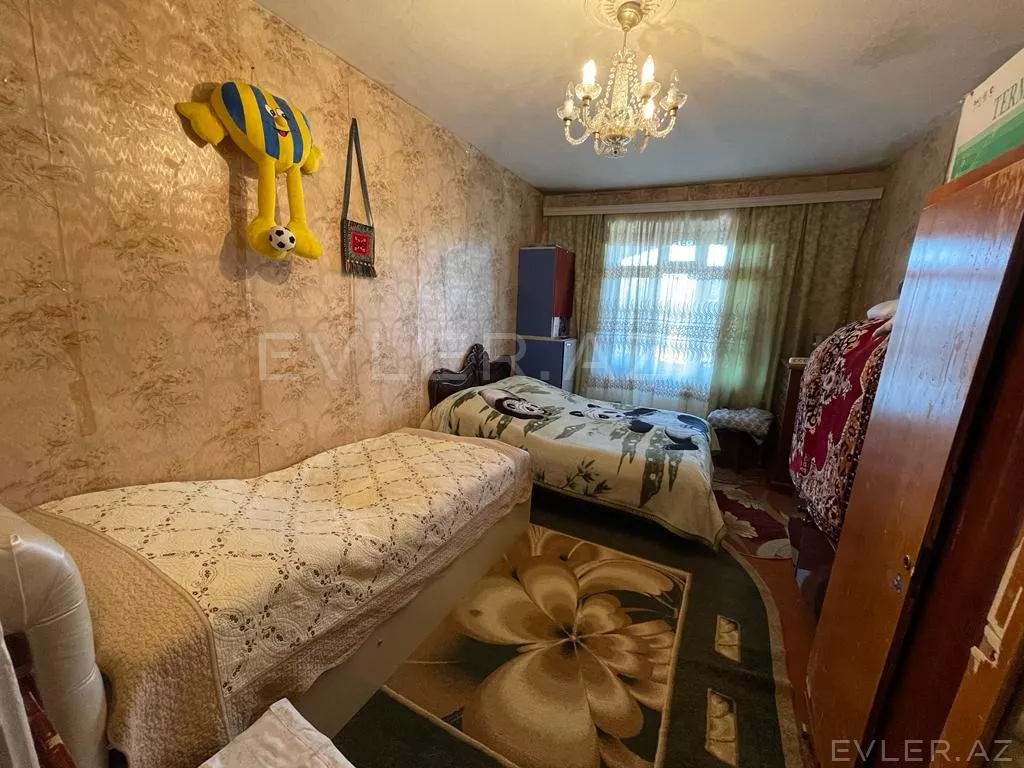 Satılır, köhnə tikili