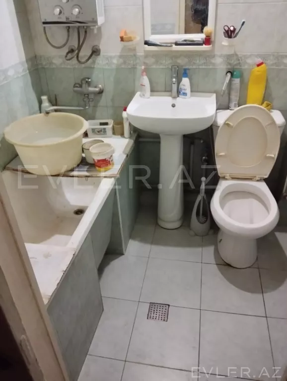 Satılır, köhnə tikili