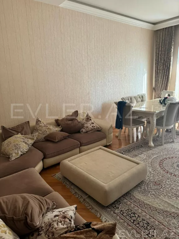 Satılır, yeni tikili