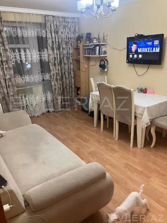 Satılır, köhnə tikili