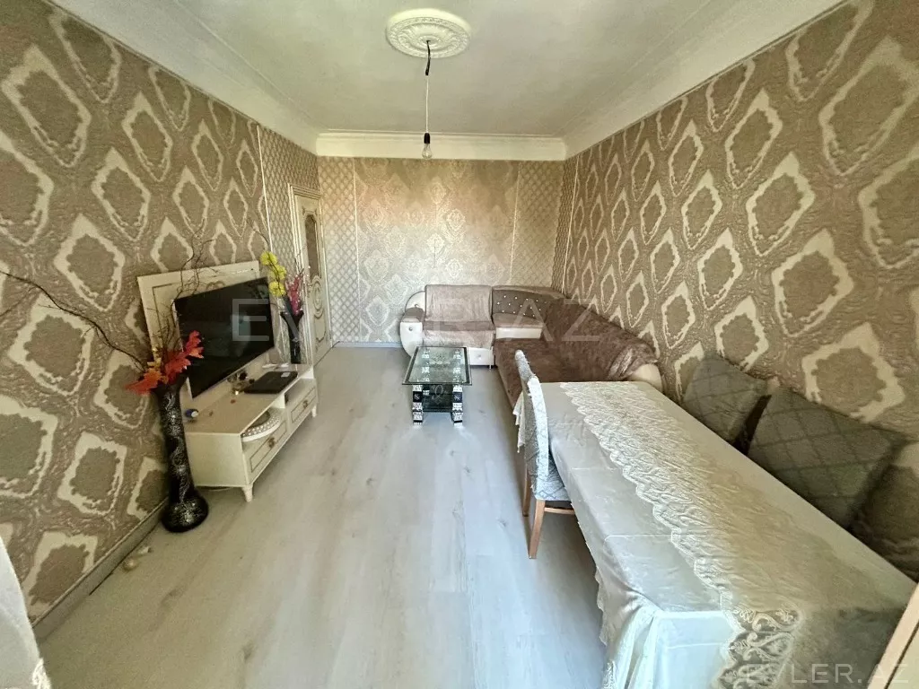 Satılır, köhnə tikili