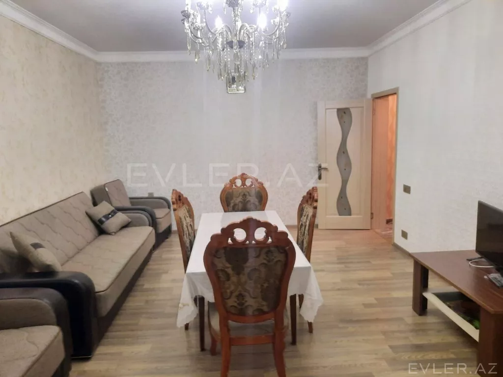 Aylıq, köhnə tikili