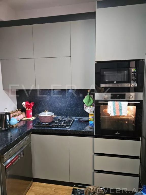 Satılır, yeni tikili
