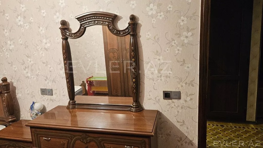 Aylıq, köhnə tikili