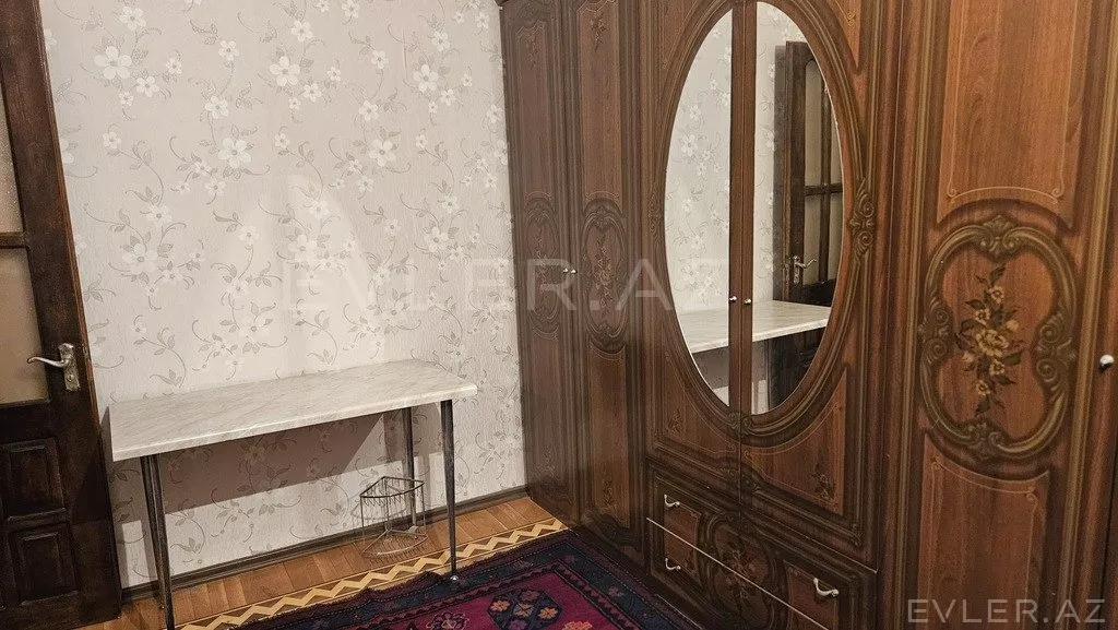Aylıq, köhnə tikili